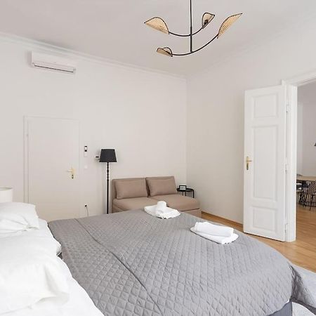 Franz 23 - Typical Viennese Apartment In The Heart Of Wien Ngoại thất bức ảnh