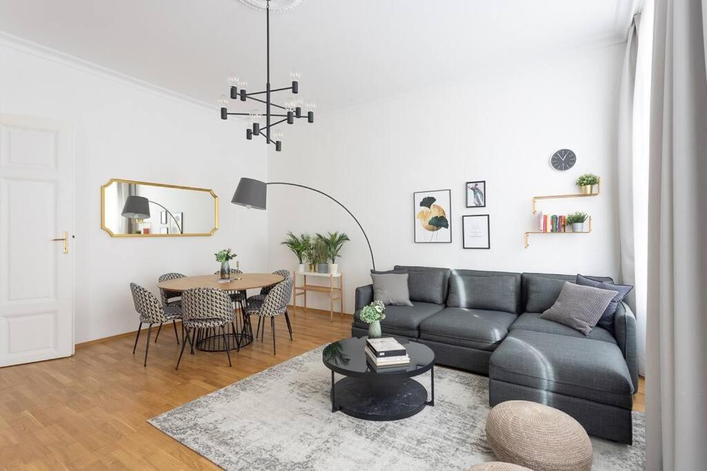 Franz 23 - Typical Viennese Apartment In The Heart Of Wien Ngoại thất bức ảnh