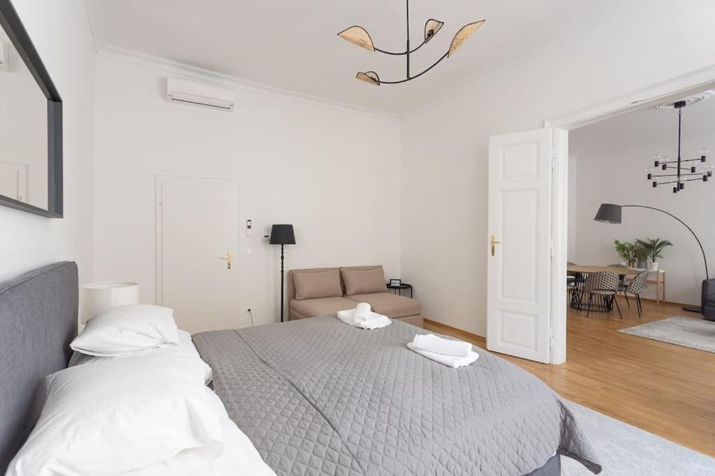 Franz 23 - Typical Viennese Apartment In The Heart Of Wien Ngoại thất bức ảnh