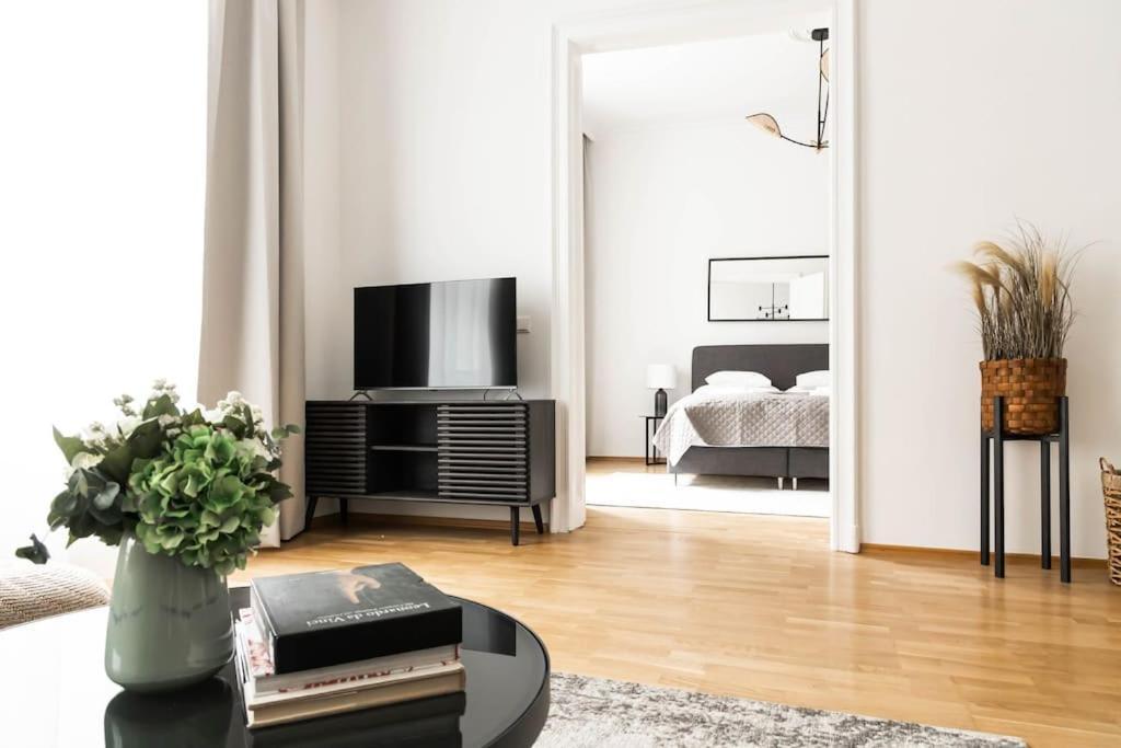 Franz 23 - Typical Viennese Apartment In The Heart Of Wien Ngoại thất bức ảnh