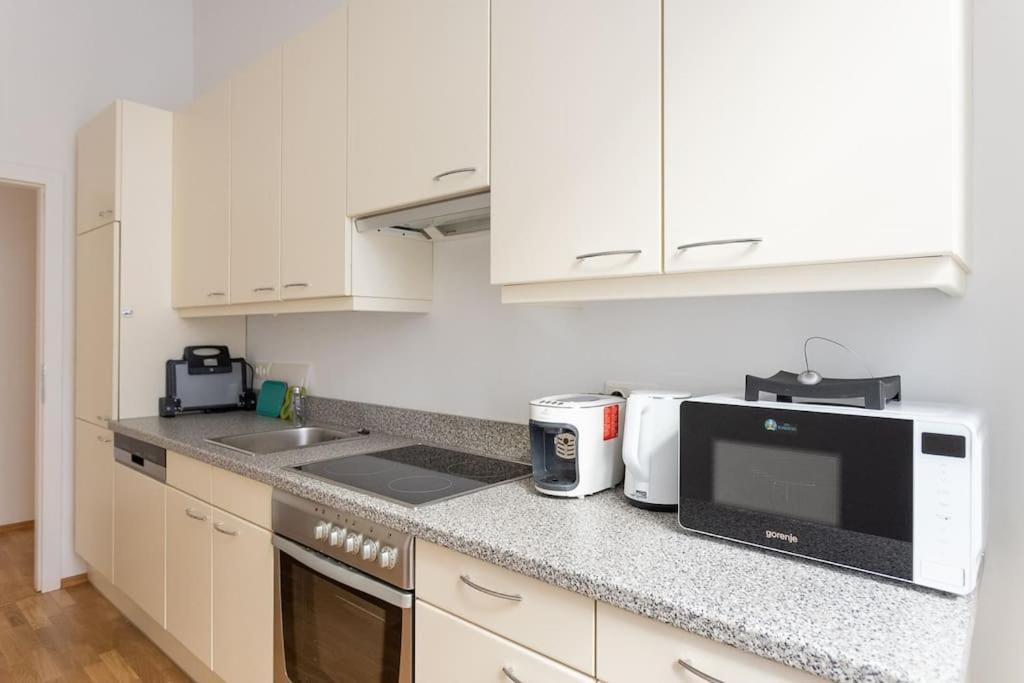 Franz 23 - Typical Viennese Apartment In The Heart Of Wien Ngoại thất bức ảnh